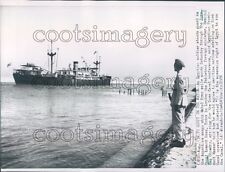 1956 Argentine Cargo Ship SS Mabel Ryan on Suez Canal Press Photo picture