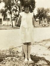 N7 Photograph 1920's Roadside Street Young Woman Portrait picture