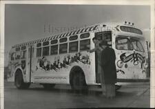 1951 Press Photo City Lines bus painted in Christmas theme - spa38189 picture