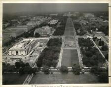 1962 Press Photo Aerial view of the Smithsonian Institute, Washington, D.C. picture