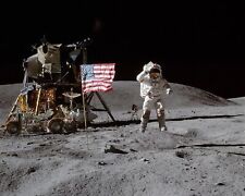 APOLLO 16 ASTRONAUT JOHN YOUNG ON THE MOON  Photo  (161-C) picture