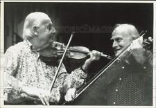 1991 Press Photo Stephane Grappelli & Sir Yehudi Menuhin Perform in London picture