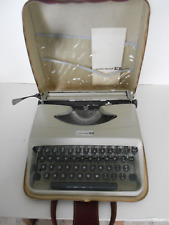 Underwood 18 Portable Manual Typewriter with Case & User Guide Near-Mint w/Extra picture