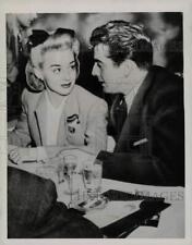 1943 Press Photo Actors Anne Shirley and Victor Mature in Hollywood, California picture