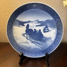 Vintage 1964 Royal Copenhagen ”petching Tree annual Christmas collection plate picture