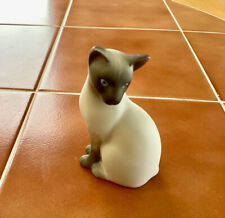 Avon 1984 Porcelain Siamese Cat Figurine - Vintage - EUC picture