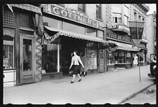 Photo:Newton,Iowa,IA,Gottners,April 1940,John Vachon,FSA,Street Scene,2 picture