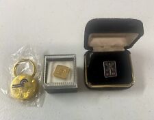 *BRAND NEW* Vintage 2 Lapel Pins And Keychain Conrail Railroad Employee Gift Set picture