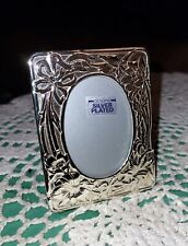 Metal Silver Plated Floral Embossed Easel Picture Frame Fits Photo 2-1/4
