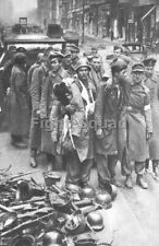 WW2 Picture Photo German POW soldiers in Berlin dispose Guns e Helmets  3791 picture
