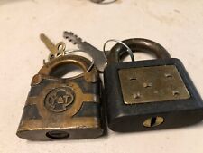 Antique Padlock YALE American Made Locks With Keys Springs Open Nice Condition ￼ picture