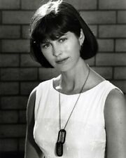 Dana Delaney in white sleeveless blouse & dog tags 1988 China Beach 8x10 photo picture
