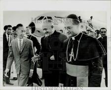 1966 Press Photo Tran Van Do greets Archbishop Pignedoli, Msgr. Palmas, Vietnam picture