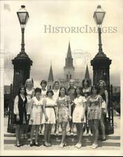1971 Press Photo Miss Fair Chere participants pose in Jackson Square. picture