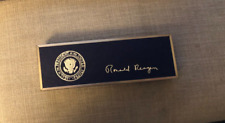 President Ronald W. Reagan Presidential Seal Bill Signer Pen -- + pen/pencil set picture