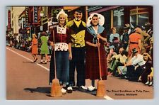 Holland MI-Michigan, The Street Scrubbers At Tulip Time, Vintage Postcard picture