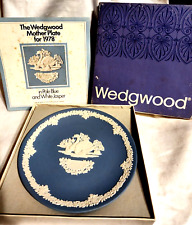 1978 Wedgwood VTG Mother Plate Pale Blue & White Jasperware Swans Original Box picture