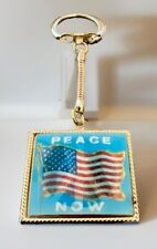 RARE 1960S VARI-VUE PEACE NOW AMERICAN FLAG 2 PHASE LENTIUCLAR KEYCHAIN NOS picture