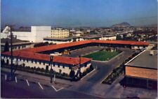 Berkeley Plaza Motel CA Harrys Restaurant 1950s Autos California postcard IP8 picture
