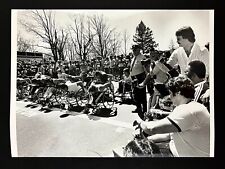 1980 Boston Marathon Wheelchair Racers Starting Line News Crews VTG Press Photo picture