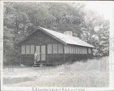 1955 Press Photo Mary Wolverton at new unit house at Camp Margaret Bates picture