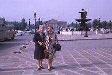Vintage 35MM Photograph Slide Women Tourists Europe 06/1964 Color picture