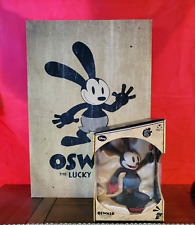 OSWALD THE LUCKY RABBIT FIGURE SPECIAL ED 2007 WITH S/E 2007 16 x 23 CANVAS SET picture