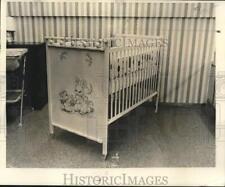 1976 Press Photo Baby bed with rabbit design & bumper pads at Rosenberg's picture