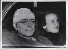 1950 Press Photo Palmiro Togliatti & Leonilde Jotti ride from Rome after surgery picture