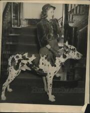 1939 Press Photo Helen Price With Arno Stegnoir Von Hutte, Atlantic City Kennel picture