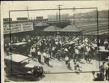 1922 Press Photo Striking shopmen of Chicago and Northwestern Railroad picture
