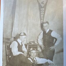 VINTAGE PHOTO Early 1900s Affectionate Men Friends Dormitory Phonograph Gay Int picture