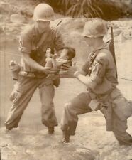 LG52 1967 Wire Photo US TROOPERS FORM HUMAN BRIDGE HELPING REFUGEES VIETNAM WAR picture