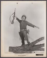 Richard Widmark M1 carbine Halls of Montezuma 8x10 photo 1950 picture
