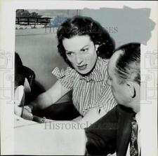 1955 Press Photo Maureen O'Hara at Hollywood deposition hearing. - hpa80883 picture