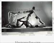 1985 Press Photo Dancers during a performance - afa65582 picture