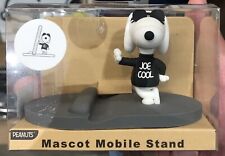 Peanuts Snoopy mascot mobile stand picture