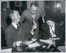 1951 Press Photo Mrs. Eta Hofmann and U.S. Assistant Attorney George Percy, Jr. picture