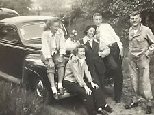 U5 Photograph Group Of Cute Couple Handsome Men Pretty Women Old Car 1930-40s picture