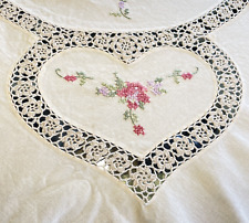 VTG ROMANTIC CROSS STITCH ROSES CROCHET HEARTS ROUND TABLECLOTH VALENTINE’S DAY picture