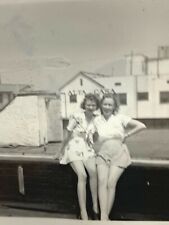(AnH) Vintage FOUND Photo Photograph Pretty Women Rooftop Casa Alta Sign Legs picture