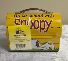 Hallmark Peanuts Snoopy Doghouse Mini Lunch Box School Days 2000 Sealed picture
