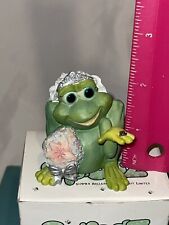 New Old Stock Box Holland 1994 Sprogz Frog Figurine Happily Ever After Bride Fun picture
