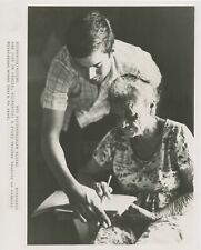 Old Woman Reading  Learning Education Nicaragua A05 A0598 Original  Photo picture