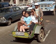 1973 SAIGON FAMILY in Motorized Rickshaw PHOTO ( 202-c) picture