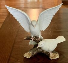 Highly Detailed 1985 Homco Masterpiece Porcelain Pair of White Love Doves 8 3/4