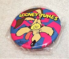 Vtg Wylie Coyote Looney Tunes WB Warner Brothers Button Pin New NOS Sealed 1995 picture