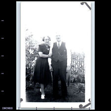 Vintage Photo AFFECTIONATE MAN WOMAN COUPLE IN YARD picture