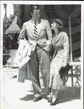 1935 Press Photo Actress Lilian Bond with New York broker Sydney Smith in Calif. picture