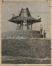 1977 Press Photo San Antonio Botanical Center pagoda construction - saa66280 picture